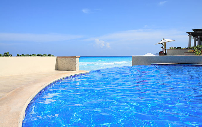 George Menda Photo Avalon Grand Cancun Infinity Pool Cancun Mexico